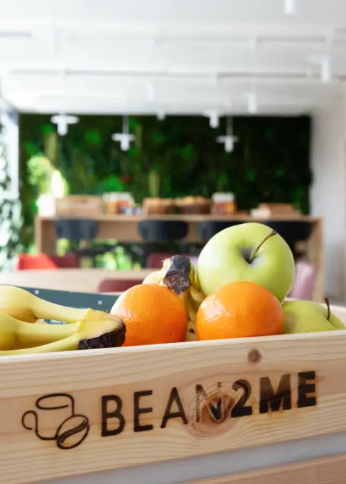 panier-fruits-livre-bureau